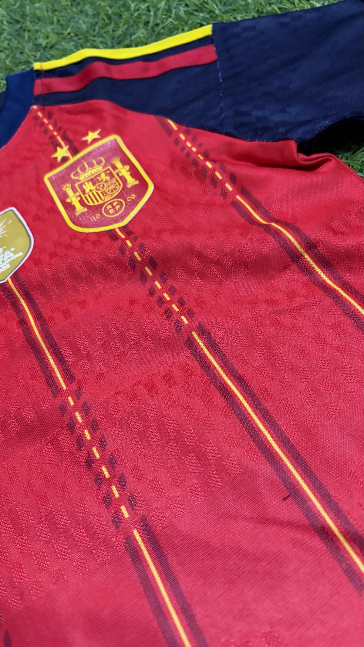 Spain 2 stars new kit with world cup badge