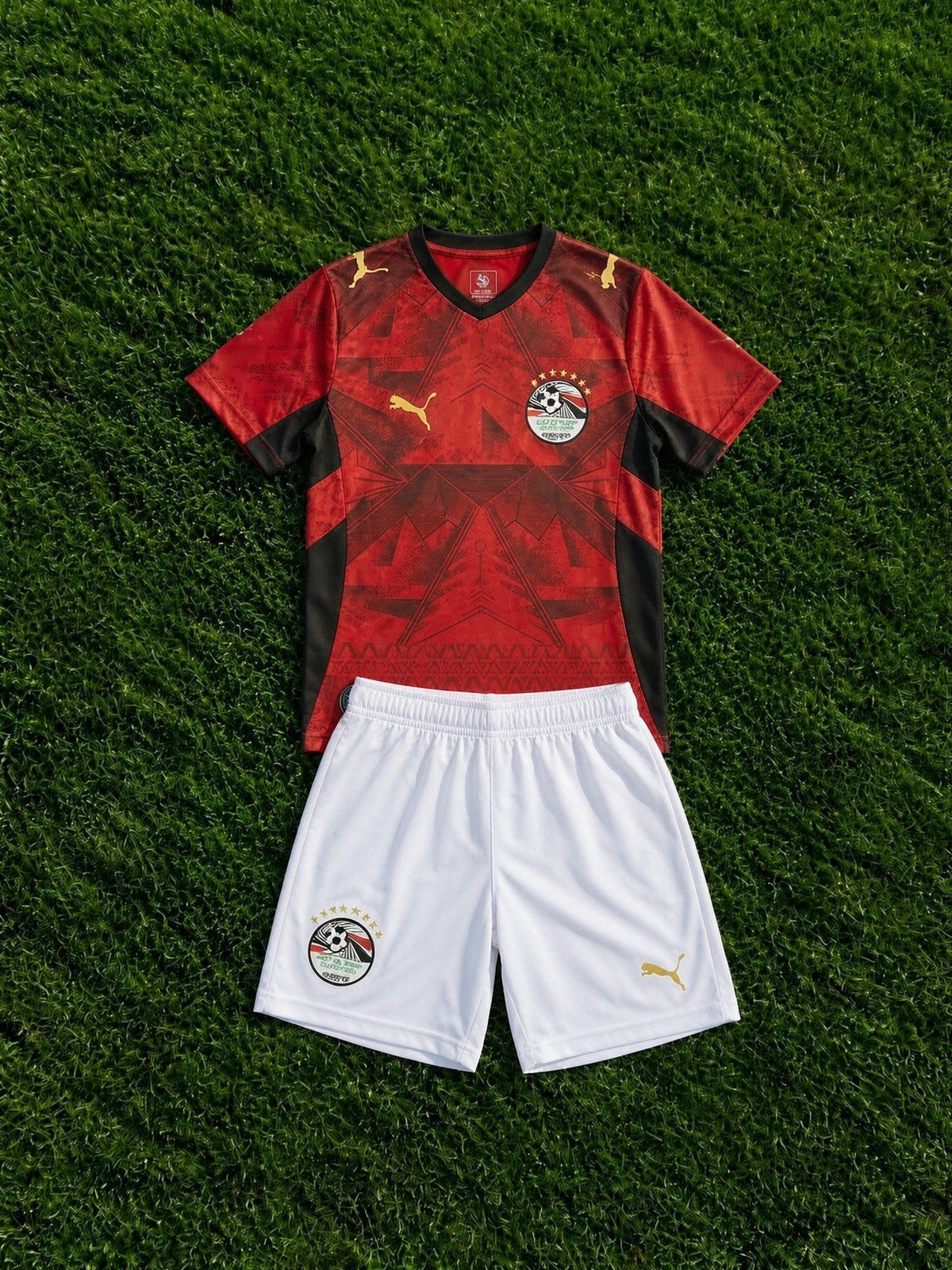 طقم منتخب مصر الجديد لكأس العالم (طقم +شراب )